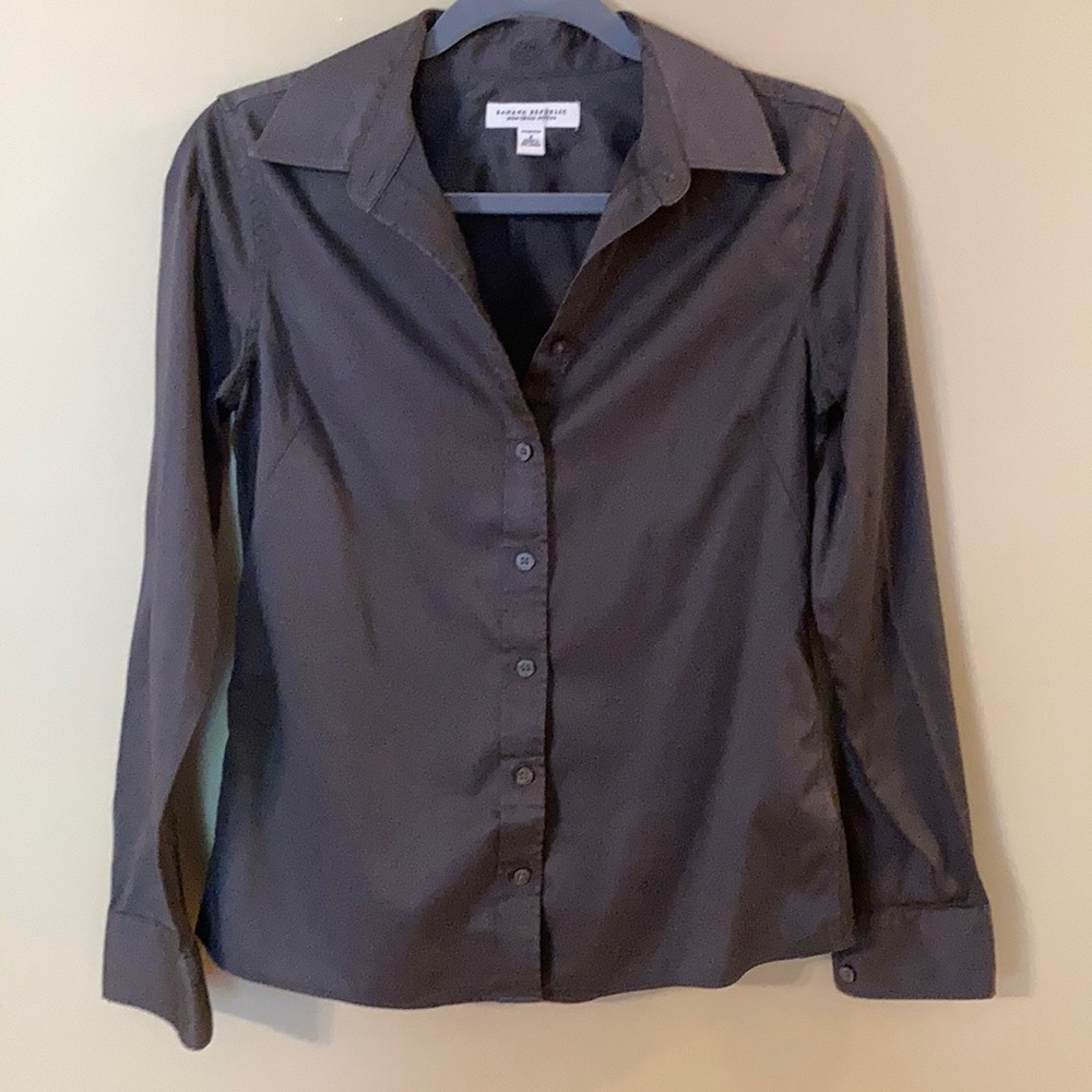 Banana Republic fitted button down size 4